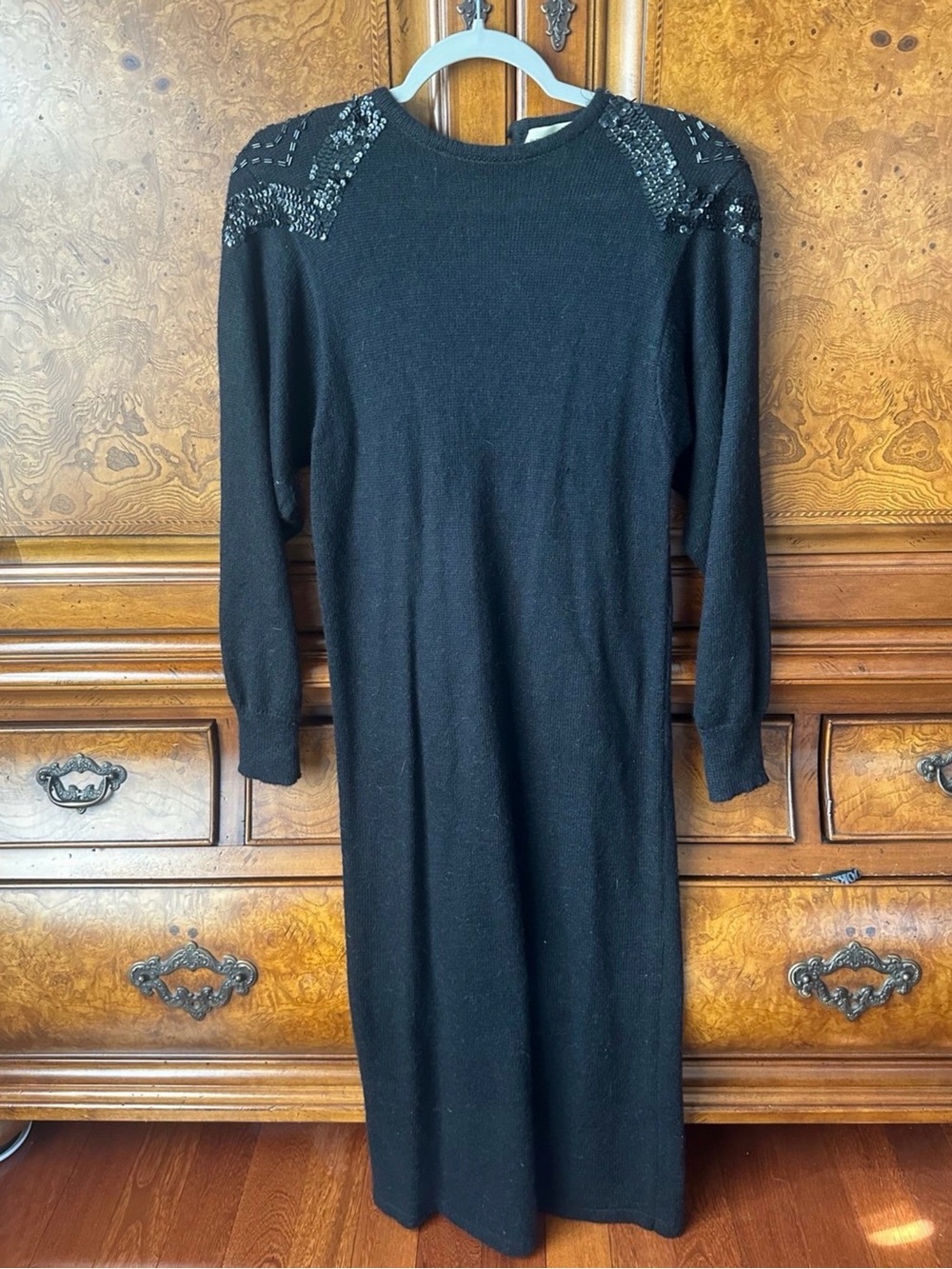 Donna Toran Black Sweater Dress Size Medium Beaded Sequin Shoulder Pads Vintage